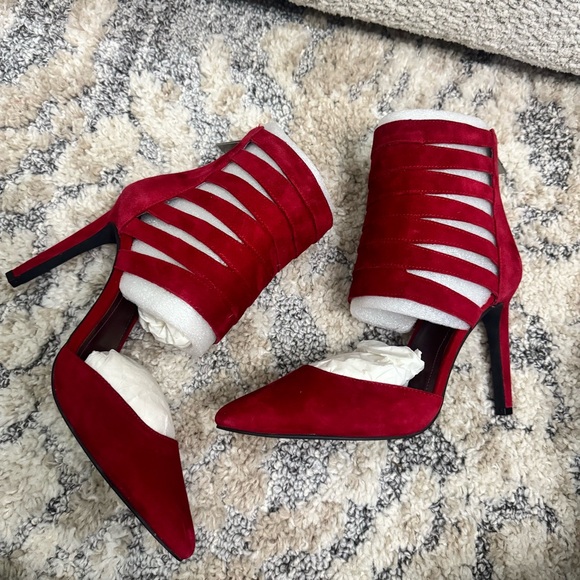 🆕 👠 BCBGeneration Heels (Chellsea booties) - Picture 3 of 7